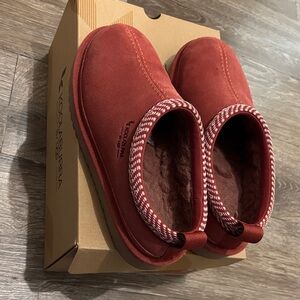 SOLD!!Koolaburra Suede Slippers 7